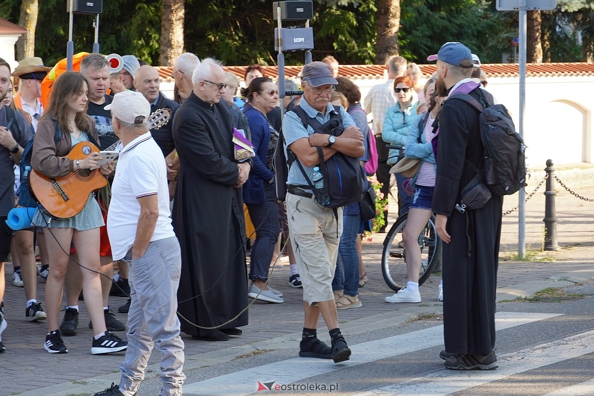40. piesza pielgrzymka z Ostrołęki na Jasną Górę [01.08.2024] - zdjęcie #144 - eOstroleka.pl