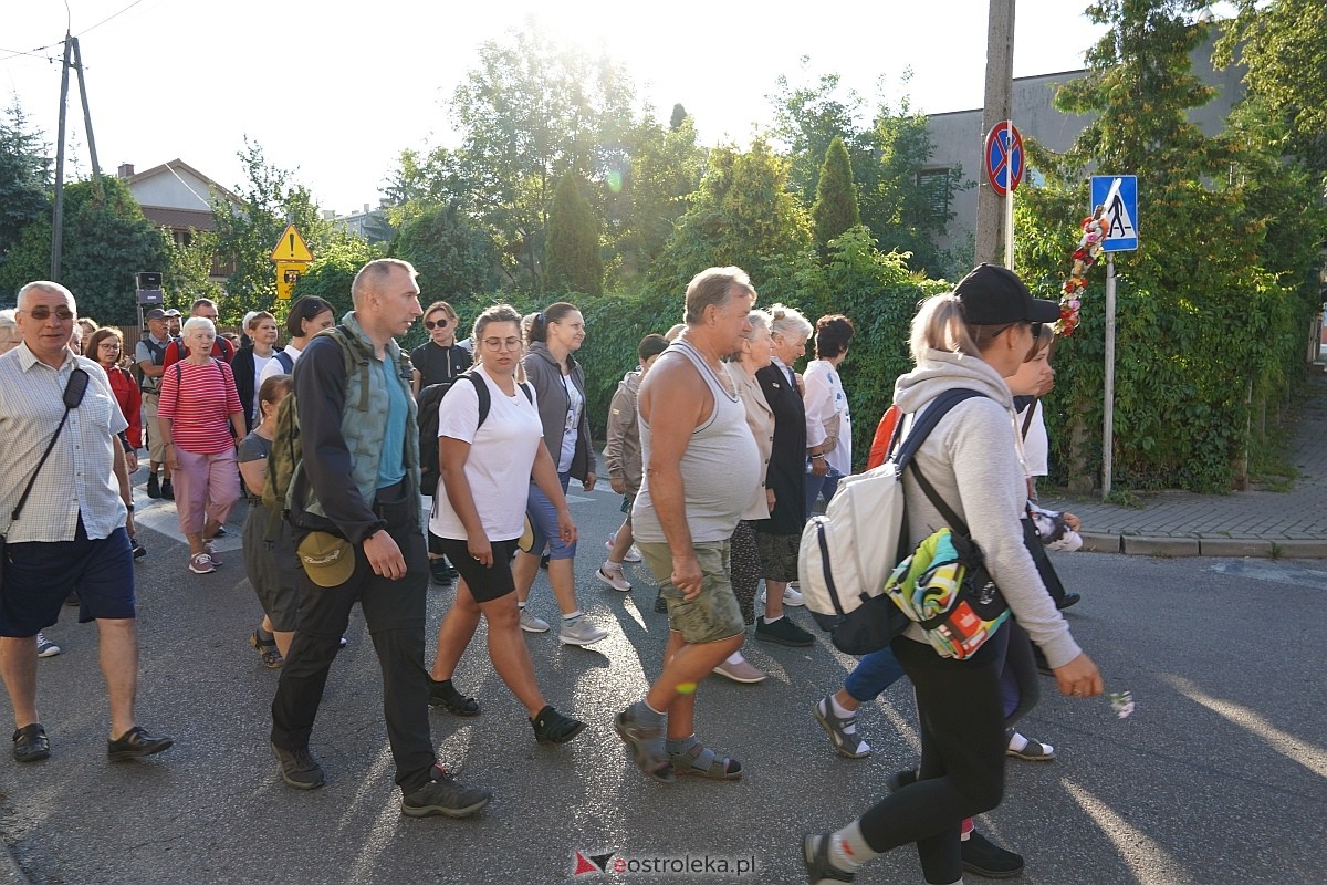 40. piesza pielgrzymka z Ostrołęki na Jasną Górę [01.08.2024] - zdjęcie #135 - eOstroleka.pl