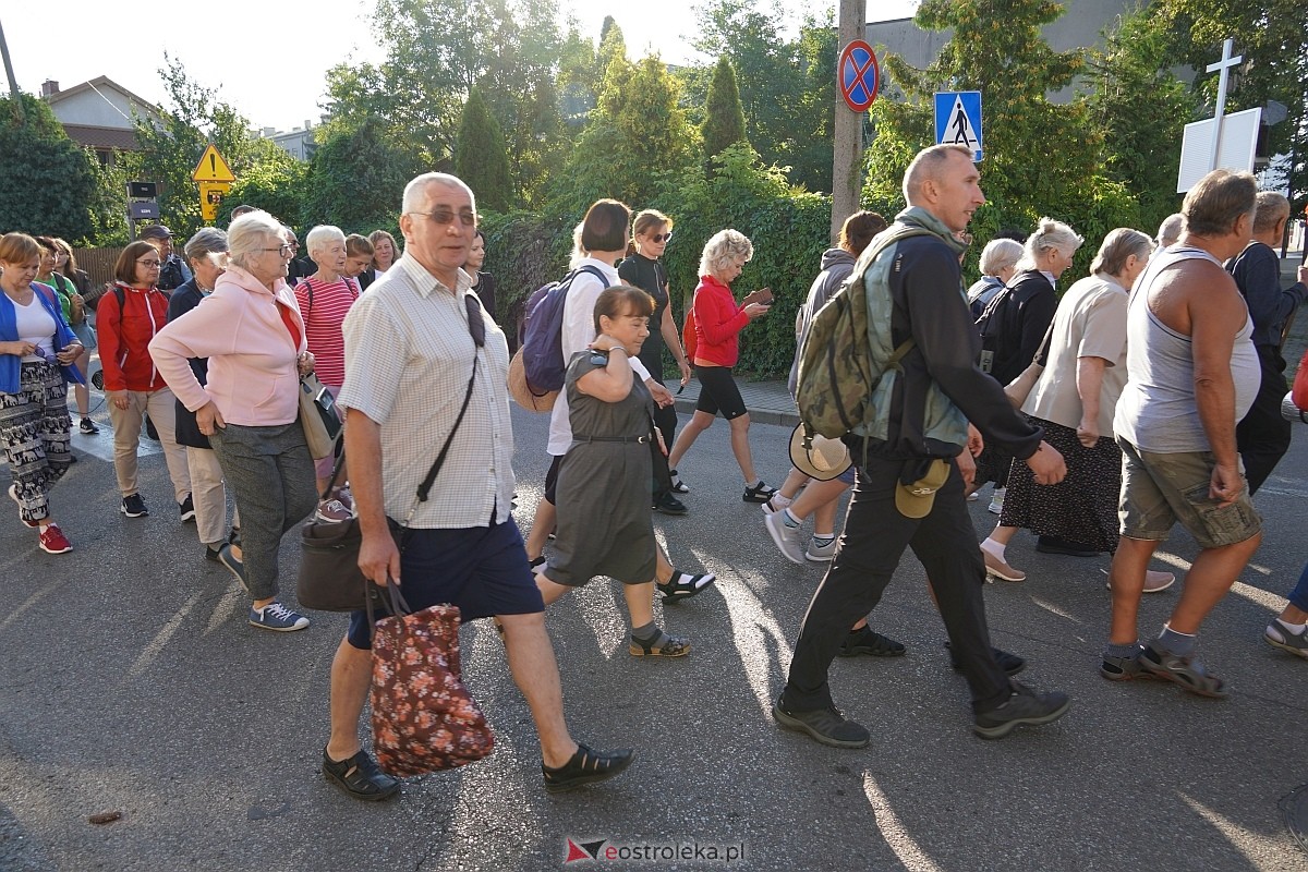 40. piesza pielgrzymka z Ostrołęki na Jasną Górę [01.08.2024] - zdjęcie #132 - eOstroleka.pl