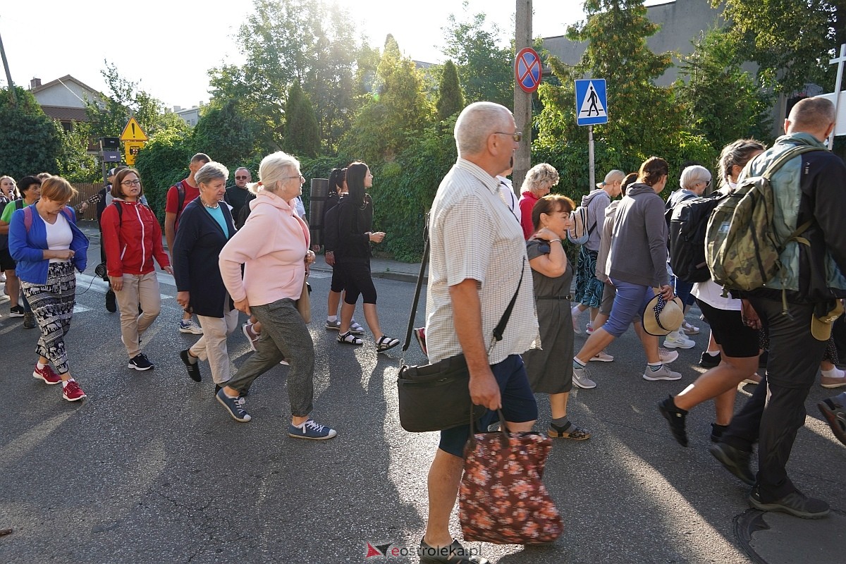 40. piesza pielgrzymka z Ostrołęki na Jasną Górę [01.08.2024] - zdjęcie #130 - eOstroleka.pl