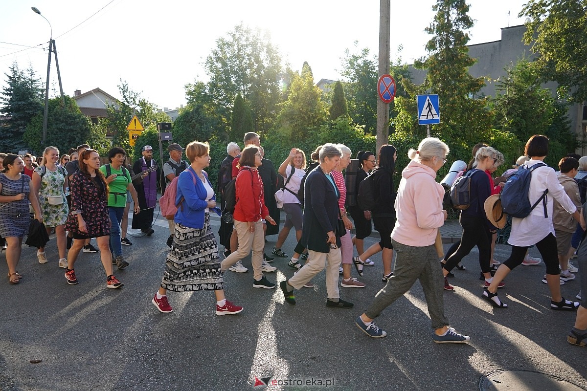 40. piesza pielgrzymka z Ostrołęki na Jasną Górę [01.08.2024] - zdjęcie #127 - eOstroleka.pl