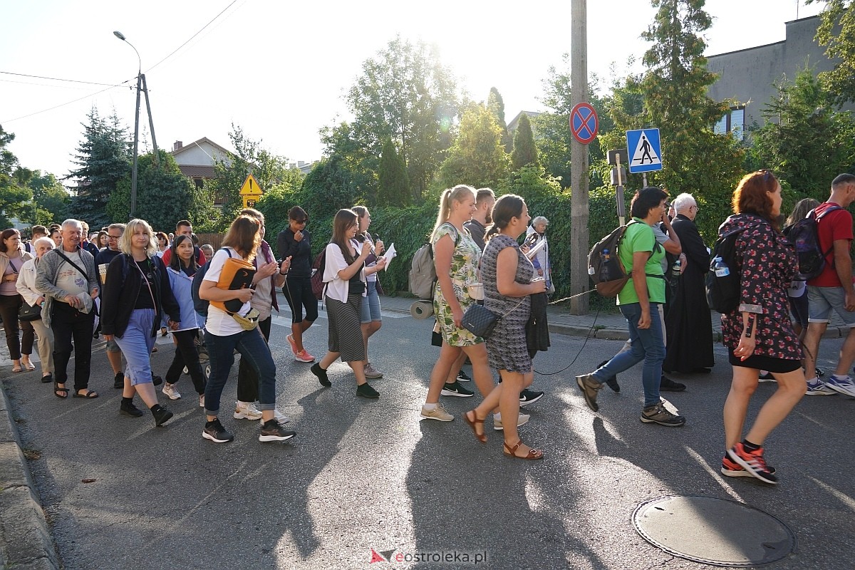 40. piesza pielgrzymka z Ostrołęki na Jasną Górę [01.08.2024] - zdjęcie #122 - eOstroleka.pl