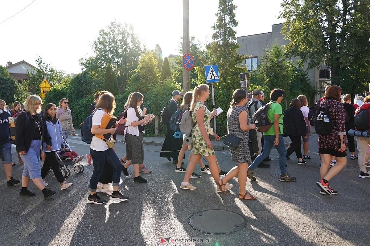 40. piesza pielgrzymka z Ostrołęki na Jasną Górę [01.08.2024] - zdjęcie #120 - eOstroleka.pl