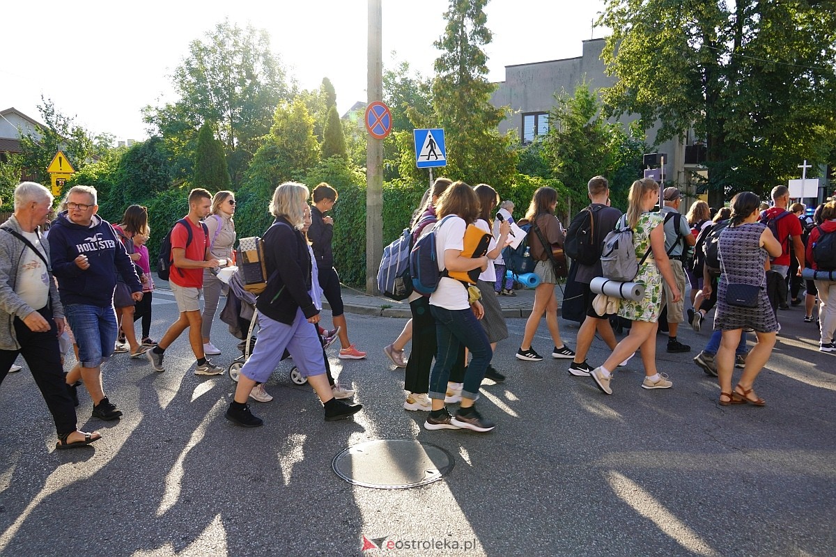 40. piesza pielgrzymka z Ostrołęki na Jasną Górę [01.08.2024] - zdjęcie #118 - eOstroleka.pl