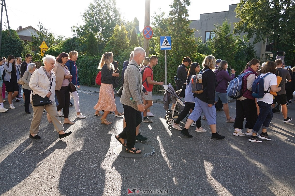 40. piesza pielgrzymka z Ostrołęki na Jasną Górę [01.08.2024] - zdjęcie #116 - eOstroleka.pl