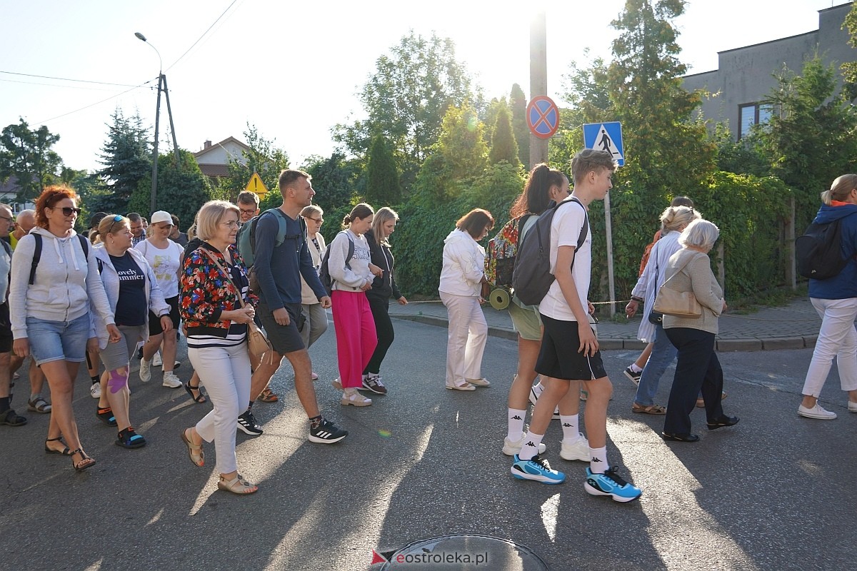 40. piesza pielgrzymka z Ostrołęki na Jasną Górę [01.08.2024] - zdjęcie #111 - eOstroleka.pl