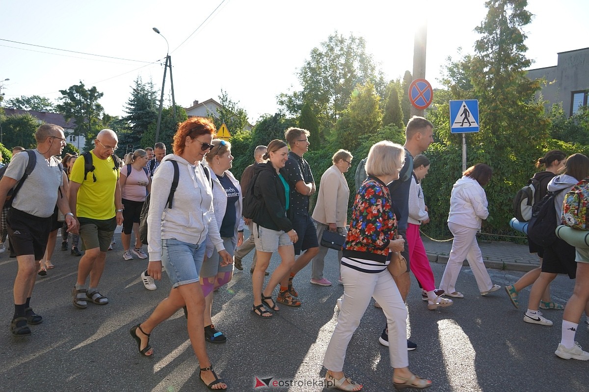 40. piesza pielgrzymka z Ostrołęki na Jasną Górę [01.08.2024] - zdjęcie #110 - eOstroleka.pl