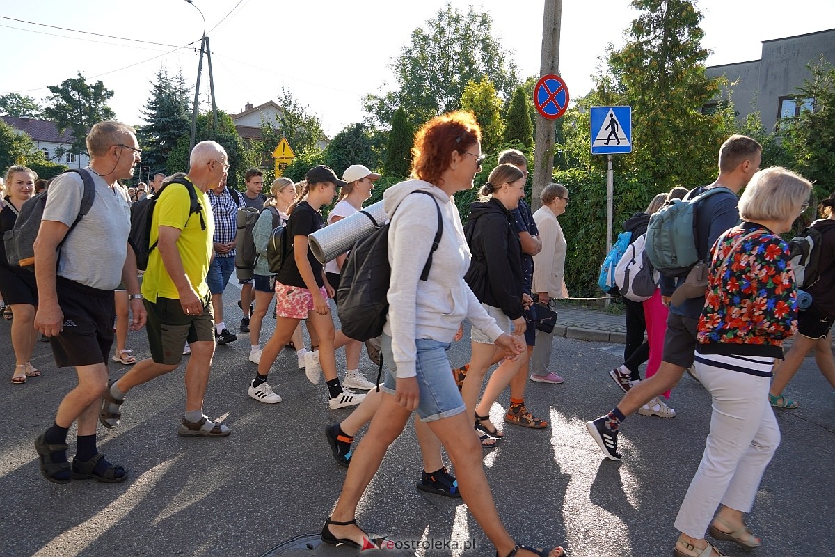 40. piesza pielgrzymka z Ostrołęki na Jasną Górę [01.08.2024] - zdjęcie #109 - eOstroleka.pl