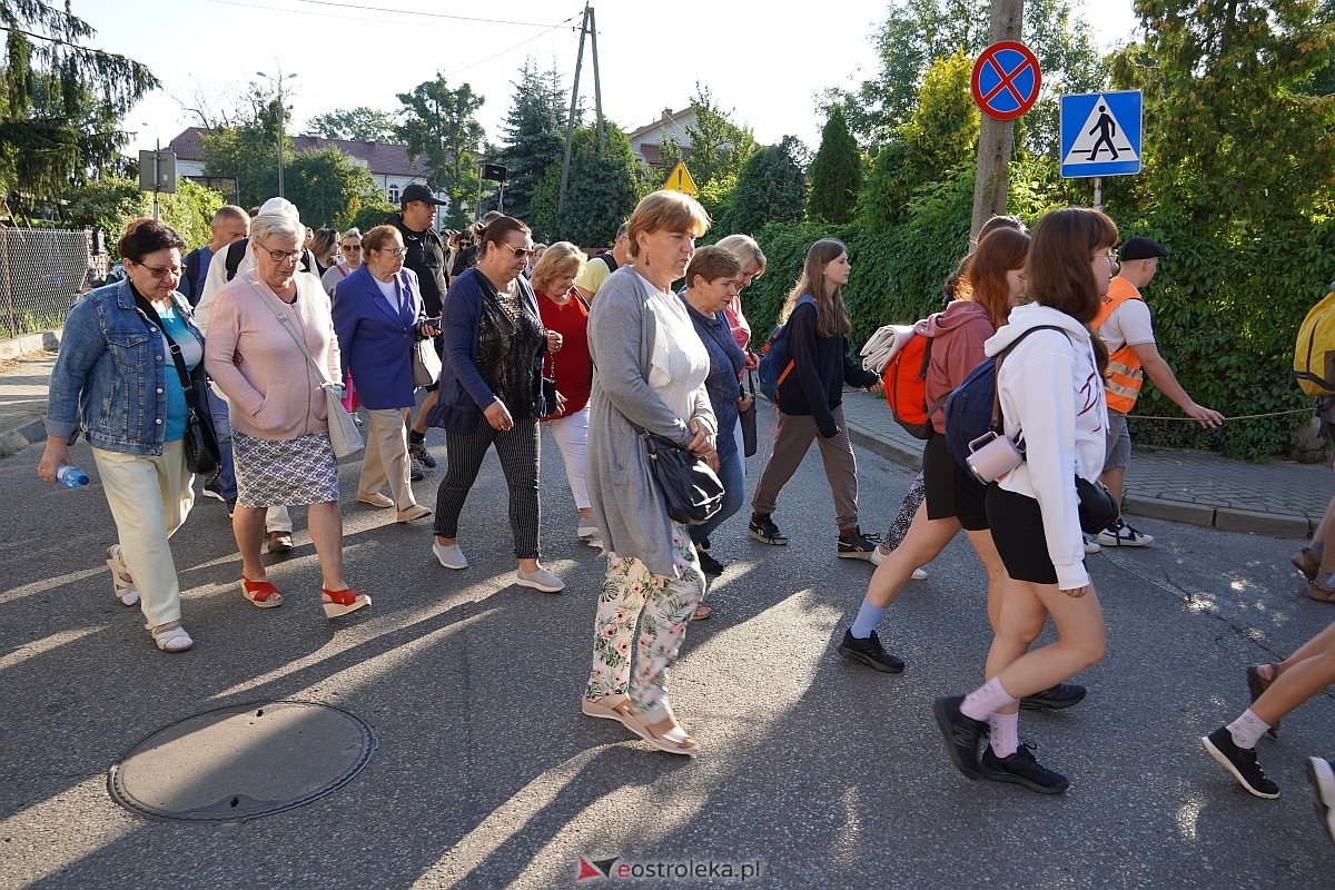 40. piesza pielgrzymka z Ostrołęki na Jasną Górę [01.08.2024] - zdjęcie #98 - eOstroleka.pl