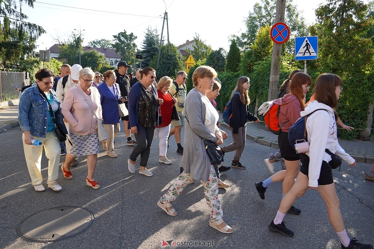 40. piesza pielgrzymka z Ostrołęki na Jasną Górę [01.08.2024] - zdjęcie #97 - eOstroleka.pl