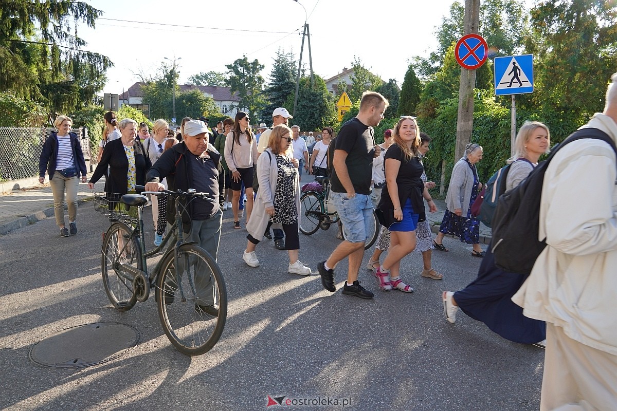 40. piesza pielgrzymka z Ostrołęki na Jasną Górę [01.08.2024] - zdjęcie #92 - eOstroleka.pl