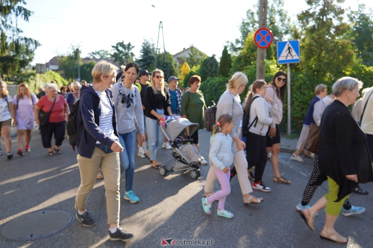 40. piesza pielgrzymka z Ostrołęki na Jasną Górę [01.08.2024] - zdjęcie #88 - eOstroleka.pl