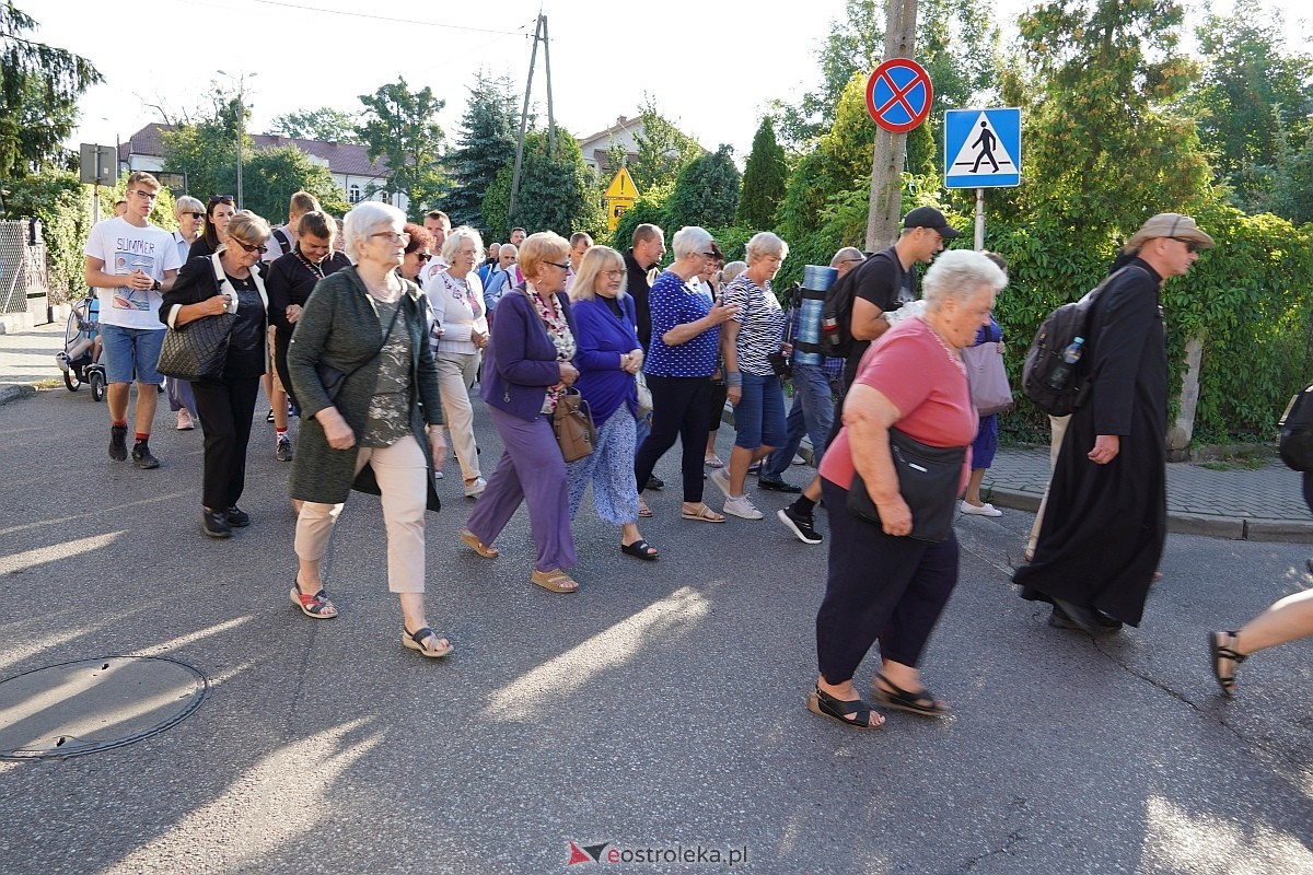 40. piesza pielgrzymka z Ostrołęki na Jasną Górę [01.08.2024] - zdjęcie #83 - eOstroleka.pl
