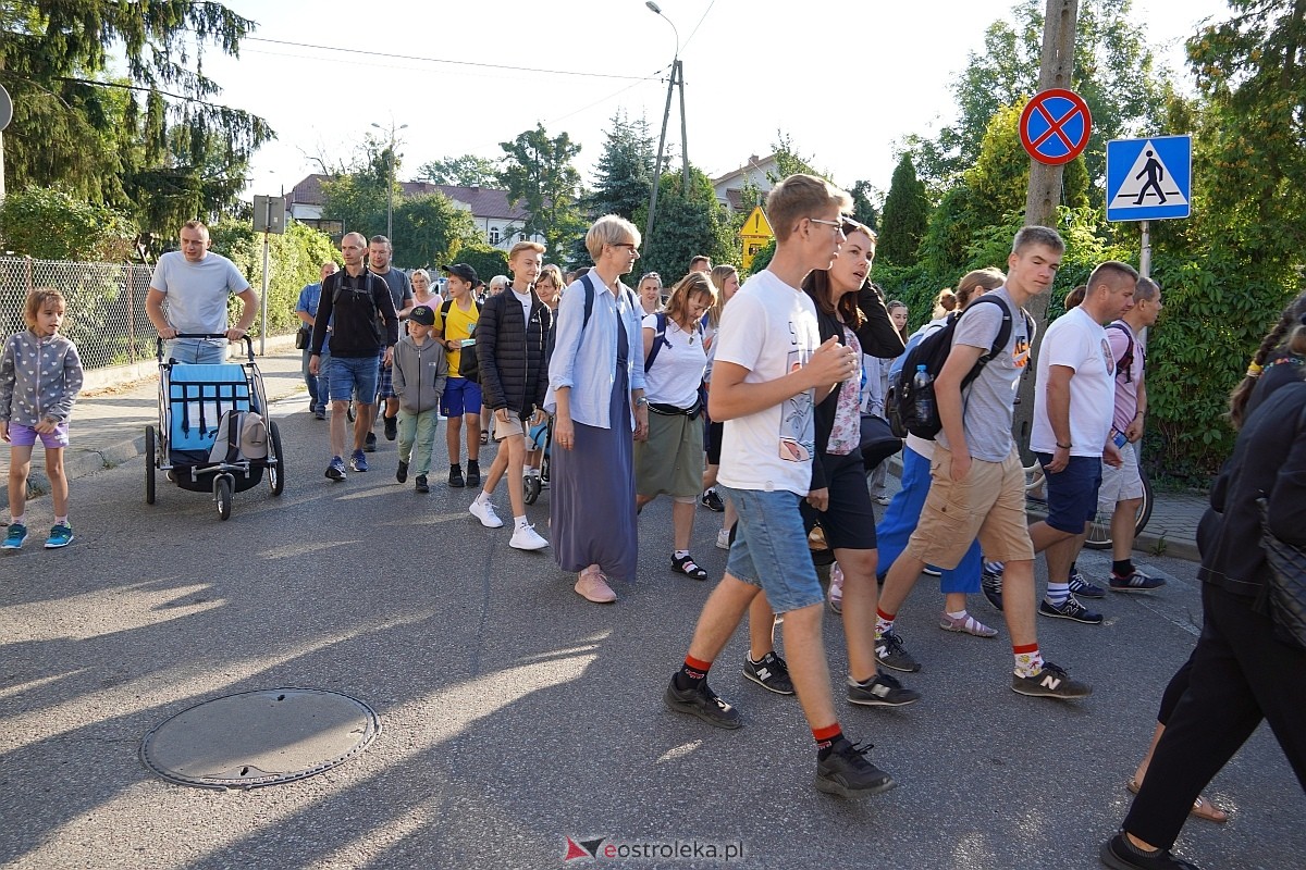 40. piesza pielgrzymka z Ostrołęki na Jasną Górę [01.08.2024] - zdjęcie #79 - eOstroleka.pl