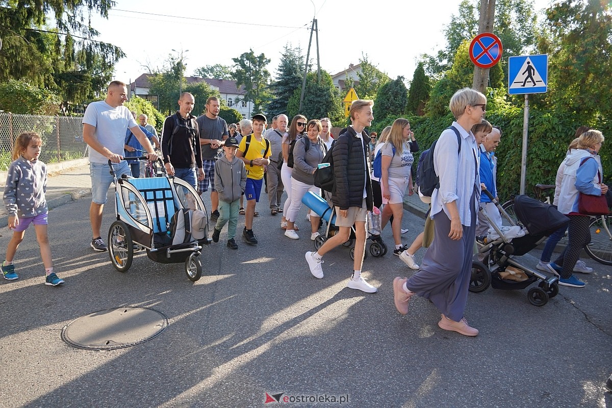 40. piesza pielgrzymka z Ostrołęki na Jasną Górę [01.08.2024] - zdjęcie #78 - eOstroleka.pl