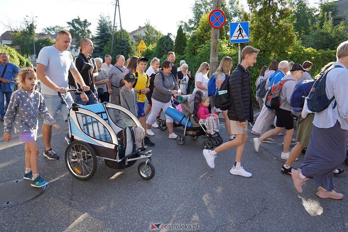40. piesza pielgrzymka z Ostrołęki na Jasną Górę [01.08.2024] - zdjęcie #77 - eOstroleka.pl