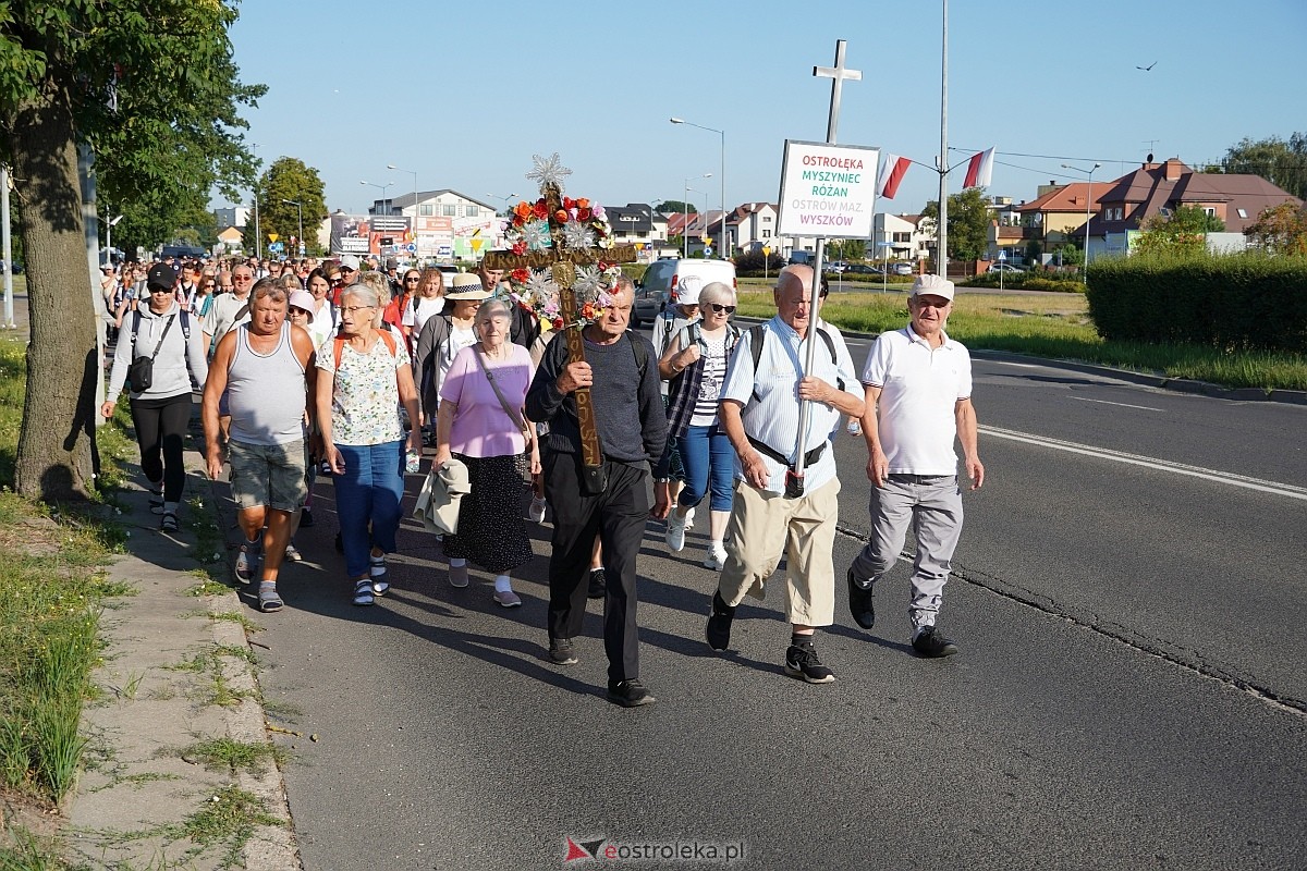 40. piesza pielgrzymka z Ostrołęki na Jasną Górę [01.08.2024] - zdjęcie #61 - eOstroleka.pl