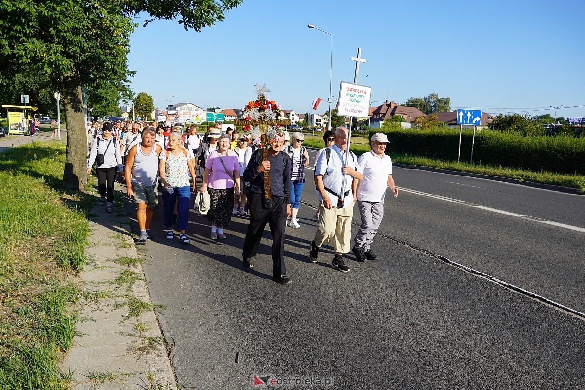 40. piesza pielgrzymka z Ostrołęki na Jasną Górę [01.08.2024] - zdjęcie #60 - eOstroleka.pl