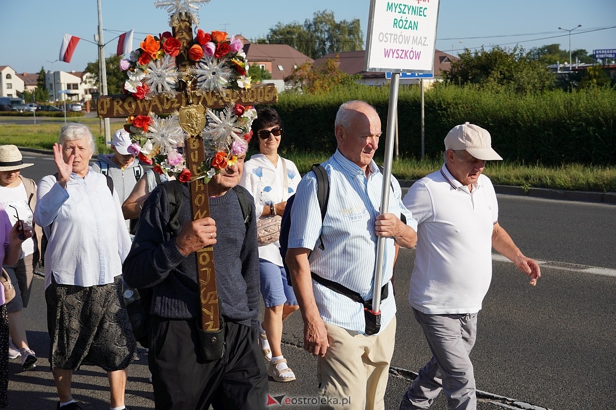 40. piesza pielgrzymka z Ostrołęki na Jasną Górę [01.08.2024] - zdjęcie #59 - eOstroleka.pl