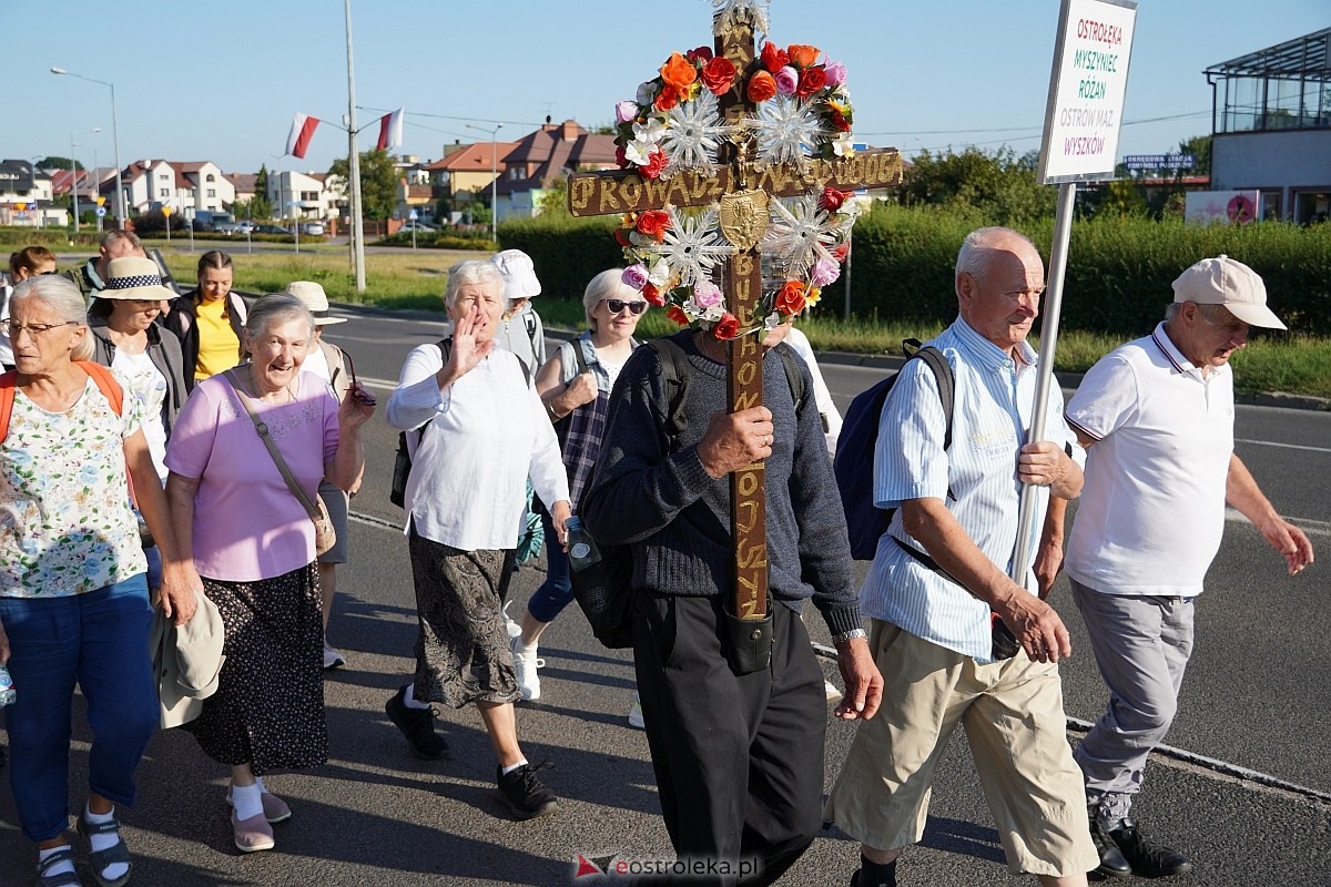 40. piesza pielgrzymka z Ostrołęki na Jasną Górę [01.08.2024] - zdjęcie #58 - eOstroleka.pl