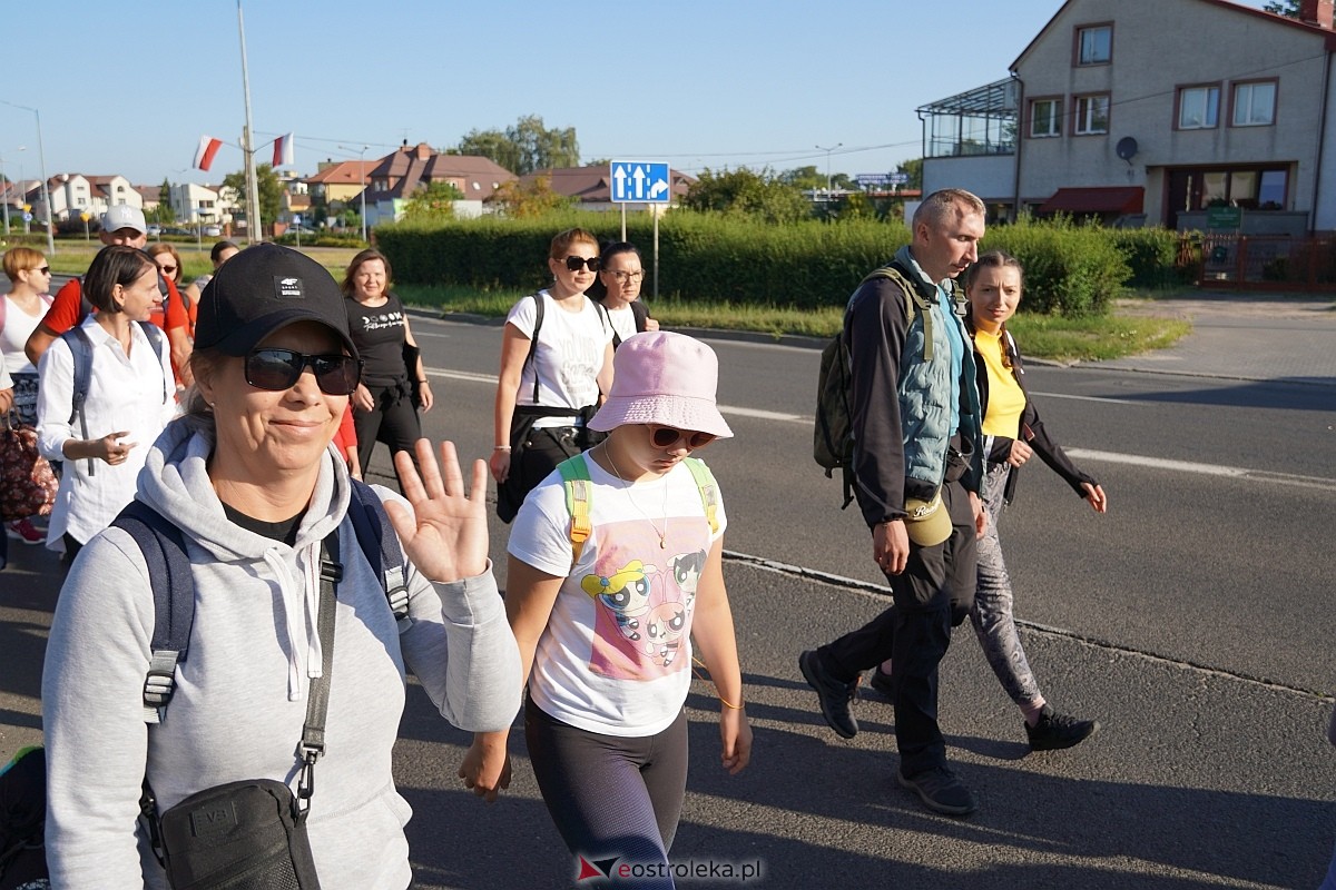 40. piesza pielgrzymka z Ostrołęki na Jasną Górę [01.08.2024] - zdjęcie #52 - eOstroleka.pl