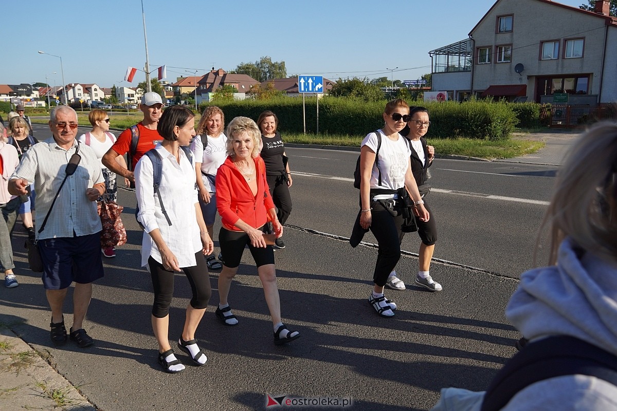 40. piesza pielgrzymka z Ostrołęki na Jasną Górę [01.08.2024] - zdjęcie #51 - eOstroleka.pl