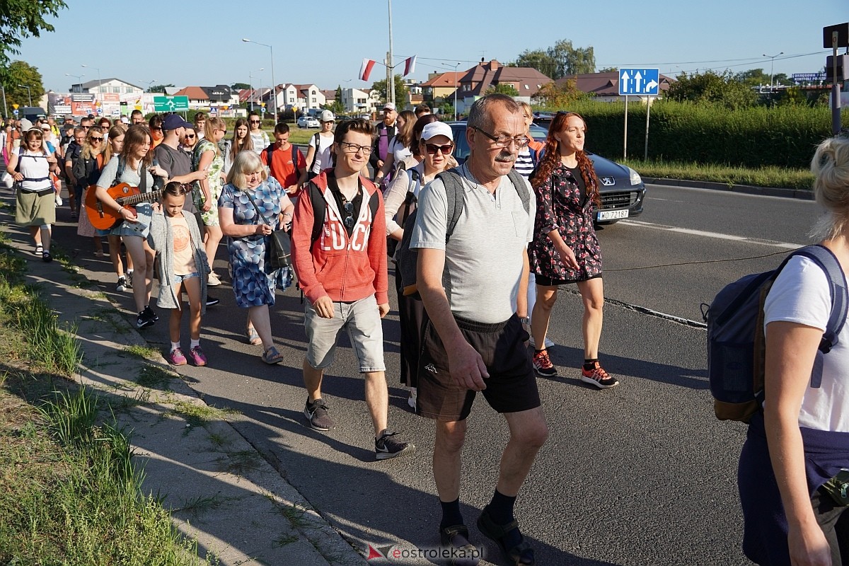 40. piesza pielgrzymka z Ostrołęki na Jasną Górę [01.08.2024] - zdjęcie #38 - eOstroleka.pl