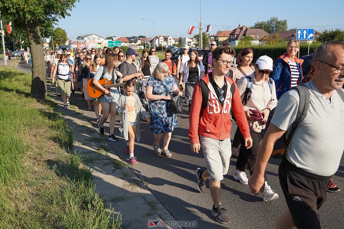 40. piesza pielgrzymka z Ostrołęki na Jasną Górę [01.08.2024] - zdjęcie #37 - eOstroleka.pl