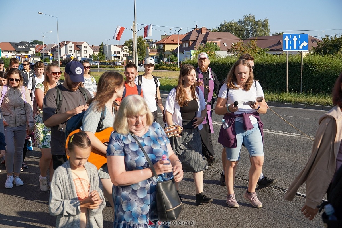40. piesza pielgrzymka z Ostrołęki na Jasną Górę [01.08.2024] - zdjęcie #36 - eOstroleka.pl