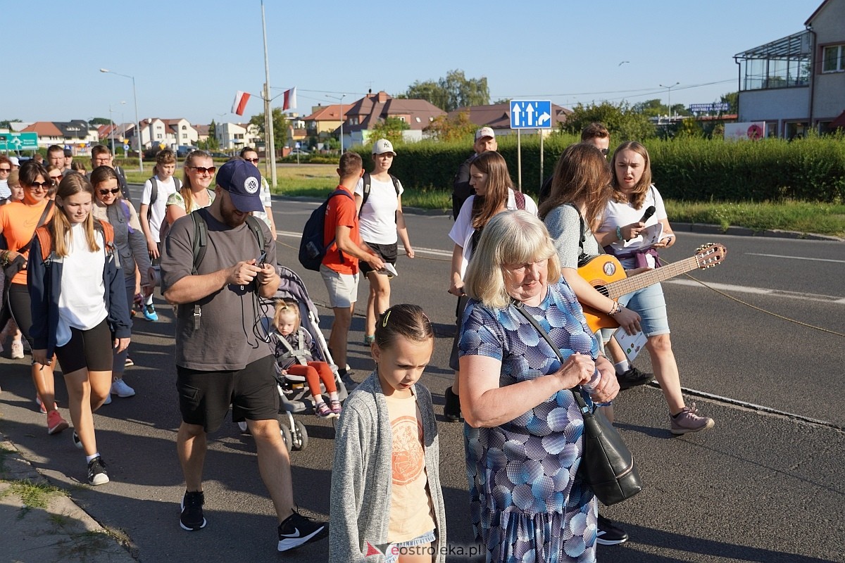40. piesza pielgrzymka z Ostrołęki na Jasną Górę [01.08.2024] - zdjęcie #35 - eOstroleka.pl