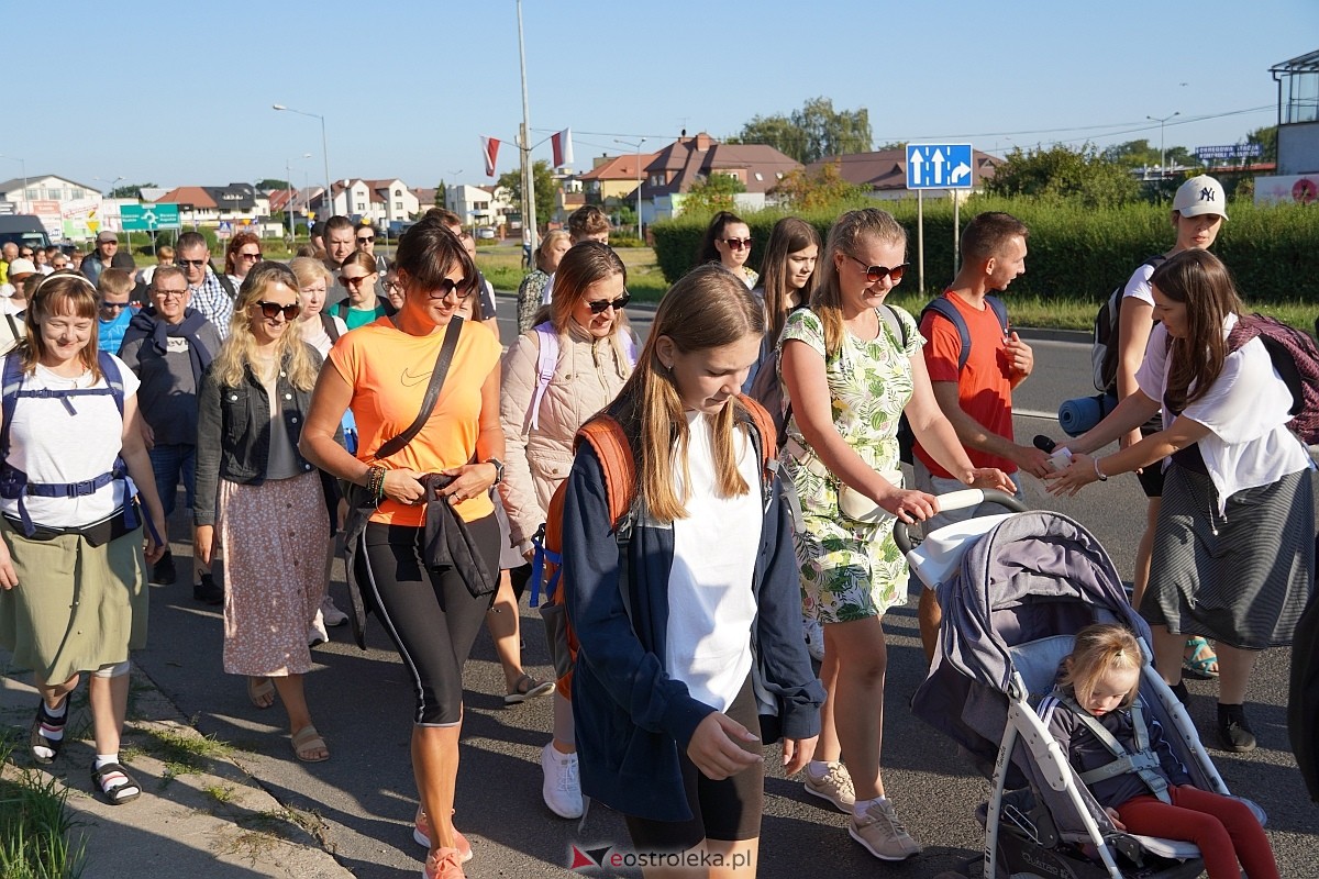 40. piesza pielgrzymka z Ostrołęki na Jasną Górę [01.08.2024] - zdjęcie #32 - eOstroleka.pl
