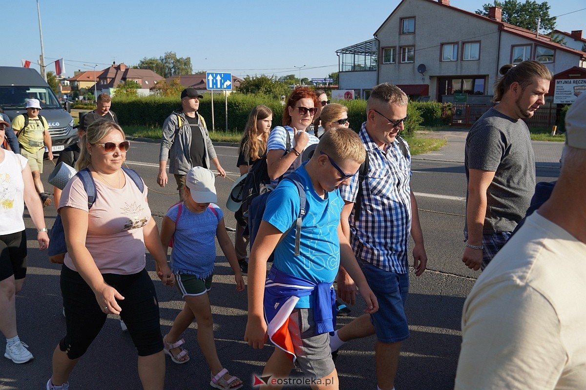 40. piesza pielgrzymka z Ostrołęki na Jasną Górę [01.08.2024] - zdjęcie #25 - eOstroleka.pl