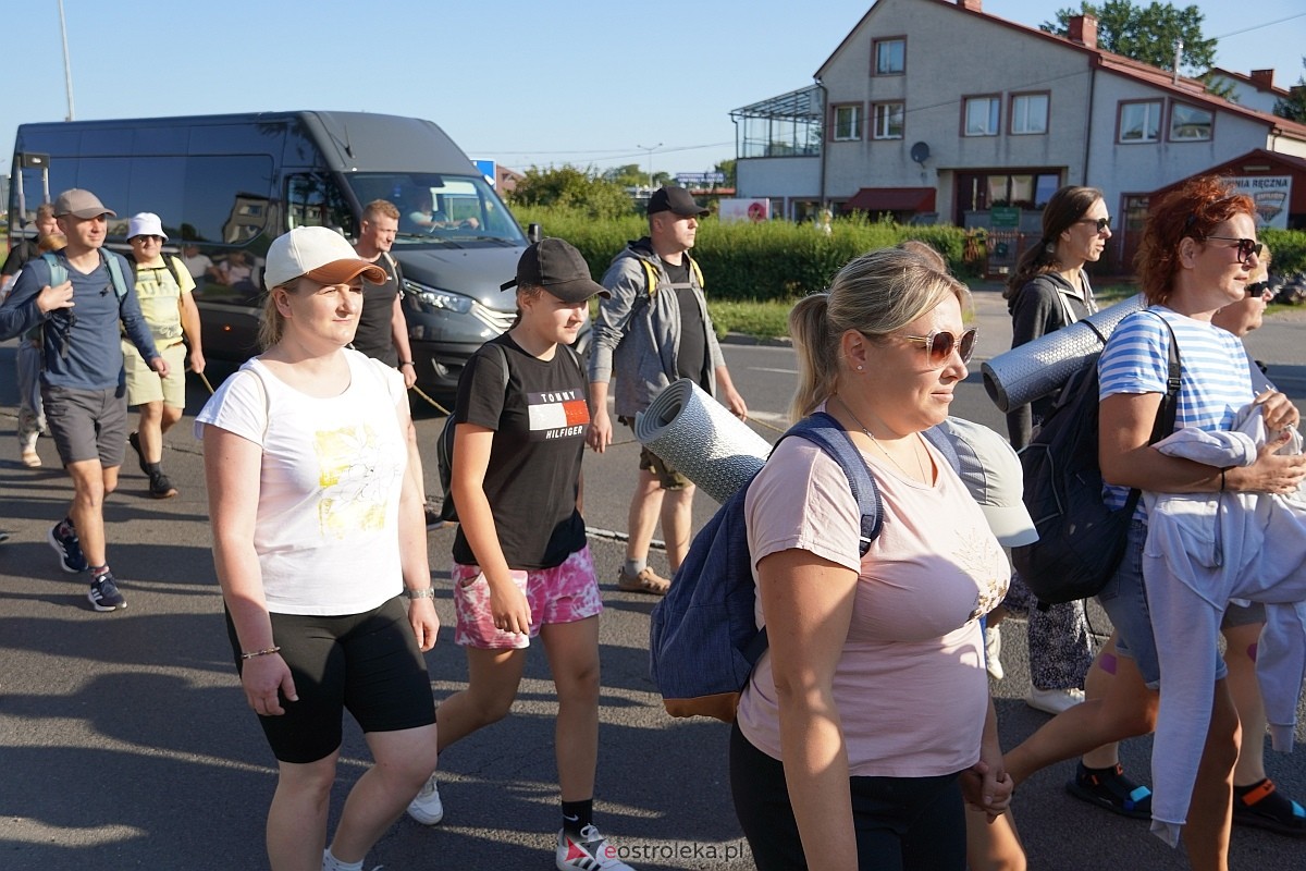 40. piesza pielgrzymka z Ostrołęki na Jasną Górę [01.08.2024] - zdjęcie #23 - eOstroleka.pl