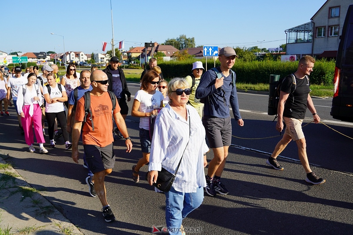 40. piesza pielgrzymka z Ostrołęki na Jasną Górę [01.08.2024] - zdjęcie #21 - eOstroleka.pl