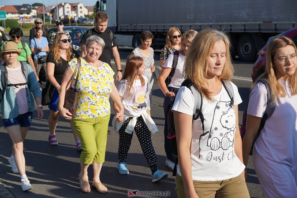 40. piesza pielgrzymka z Ostrołęki na Jasną Górę [01.08.2024] - zdjęcie #11 - eOstroleka.pl