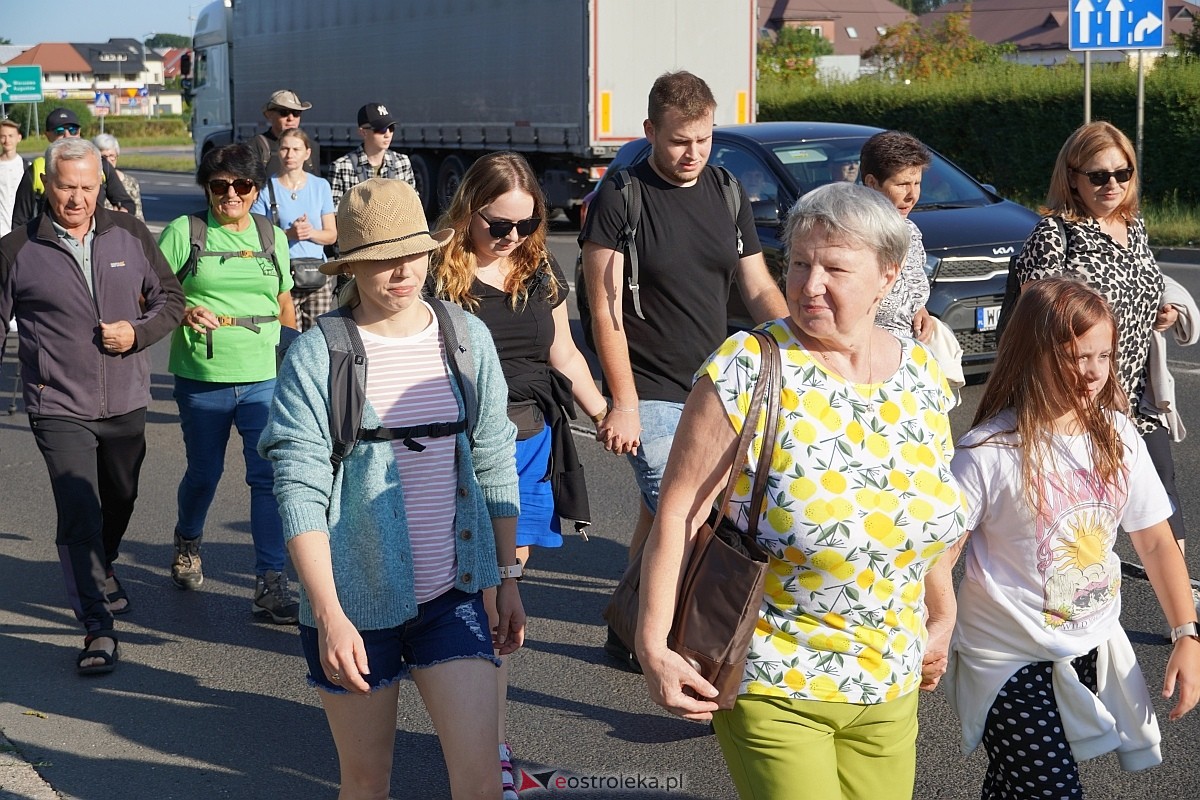 40. piesza pielgrzymka z Ostrołęki na Jasną Górę [01.08.2024] - zdjęcie #9 - eOstroleka.pl