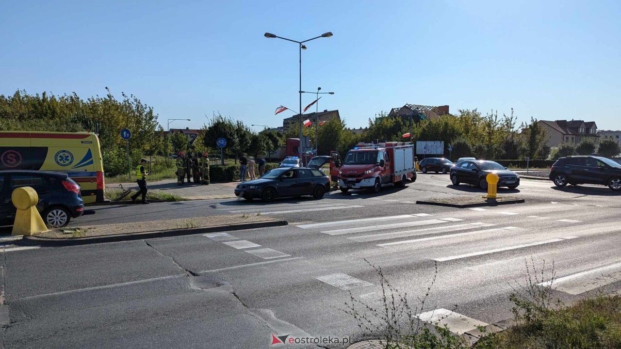 Wypadek na rondzie Kupiszewskiego w Ostrołęce [01.08.2024] - zdjęcie #6 - eOstroleka.pl