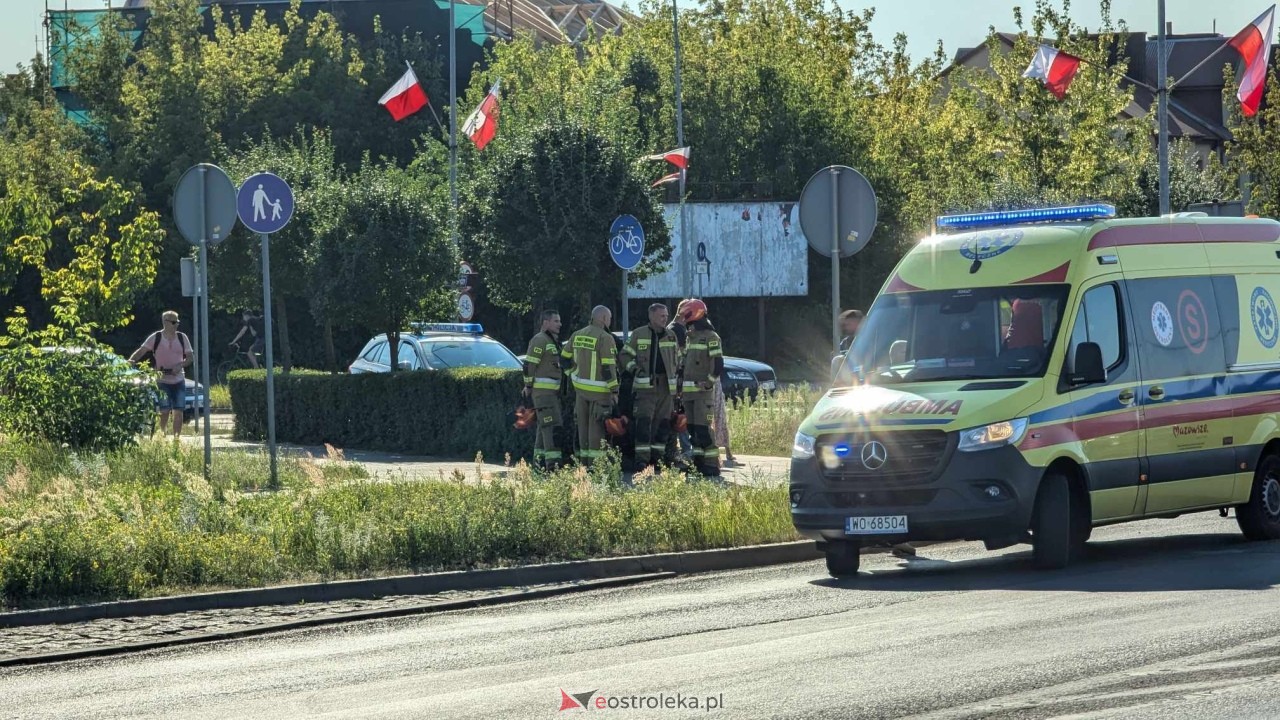 Wypadek na rondzie Kupiszewskiego w Ostrołęce [01.08.2024] - zdjęcie #5 - eOstroleka.pl