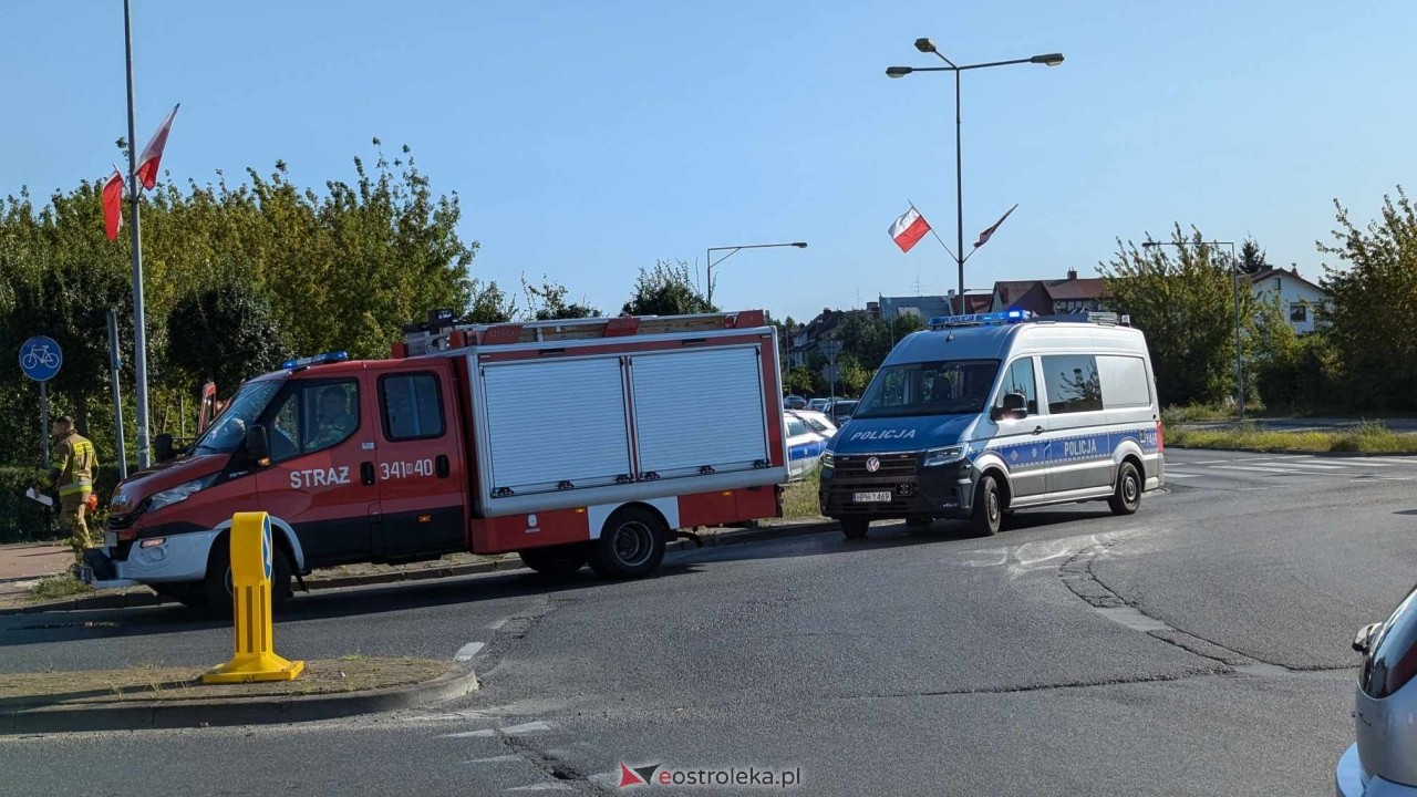 Wypadek na rondzie Kupiszewskiego w Ostrołęce [01.08.2024] - zdjęcie #1 - eOstroleka.pl