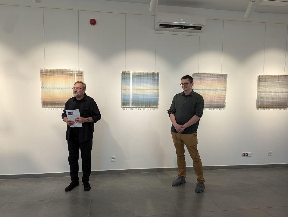 Marcin Litwa - Szklane kilimy - wernisaż wystawy w Galerii Ostrołęka [01.08.24] - zdjęcie #17 - eOstroleka.pl