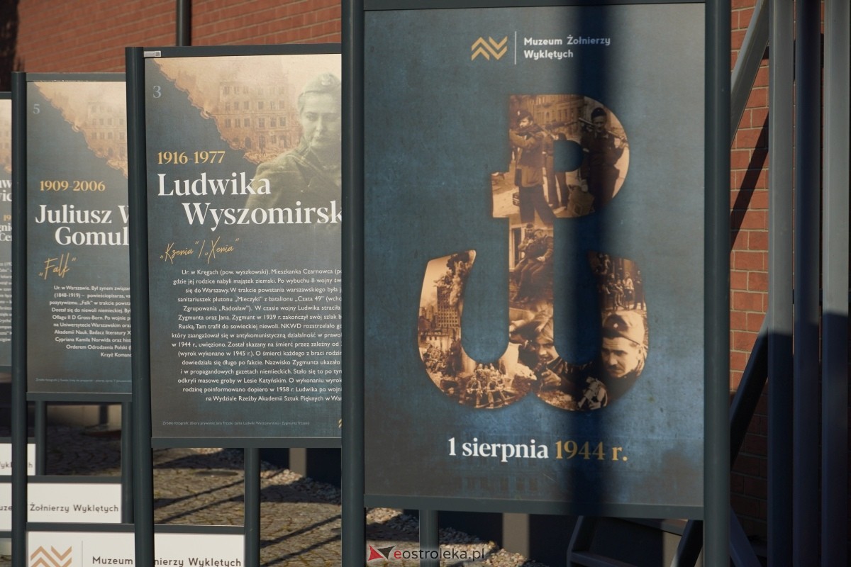 Tańce starej Warszawy - Zespół Pieśni i Tańca BezWianka [01.08.2024] - zdjęcie #4 - eOstroleka.pl