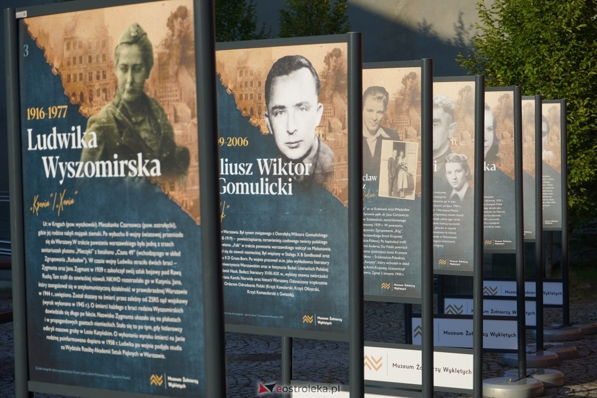 Tańce starej Warszawy - Zespół Pieśni i Tańca BezWianka [01.08.2024] - zdjęcie #1 - eOstroleka.pl