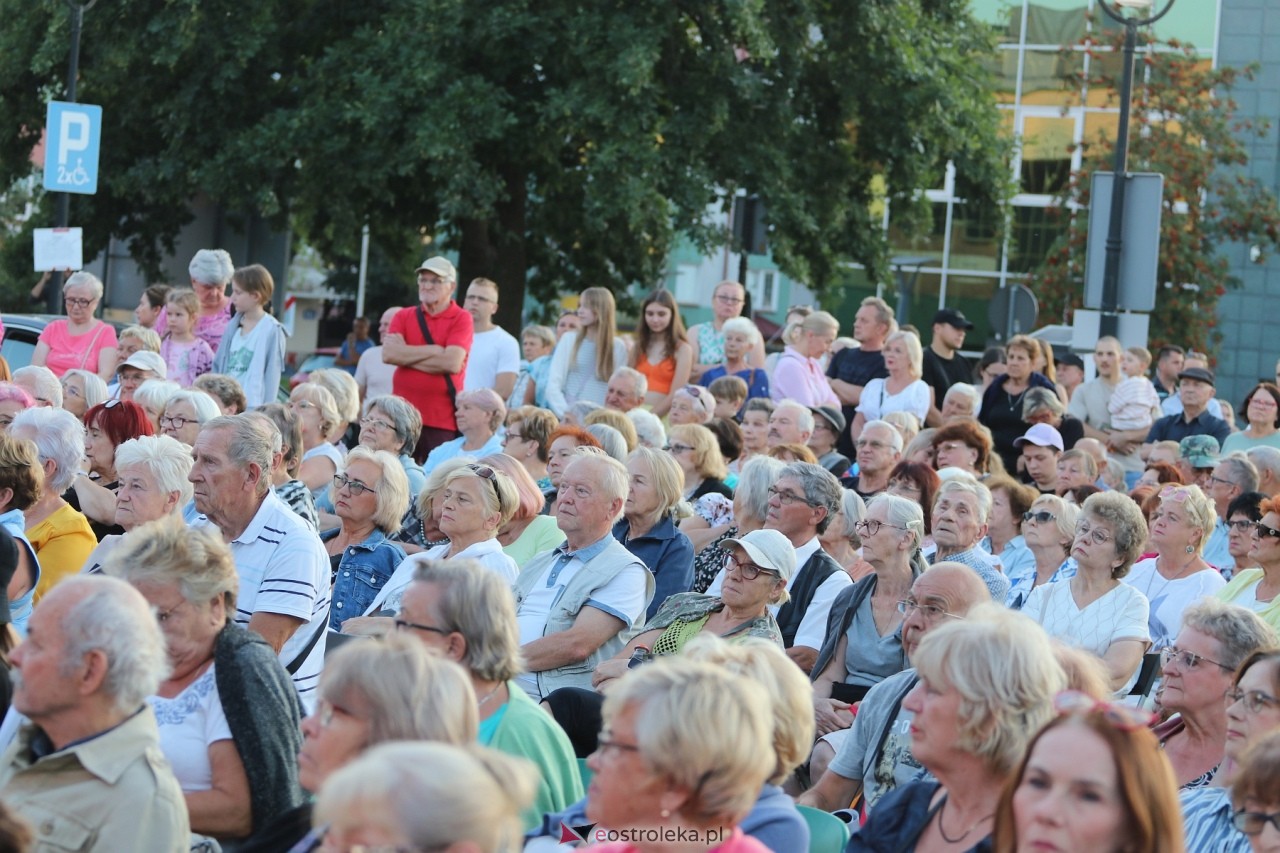 Koncert pieśni powstańczych w Ostrołęce [01.08.2024] - zdjęcie #60 - eOstroleka.pl