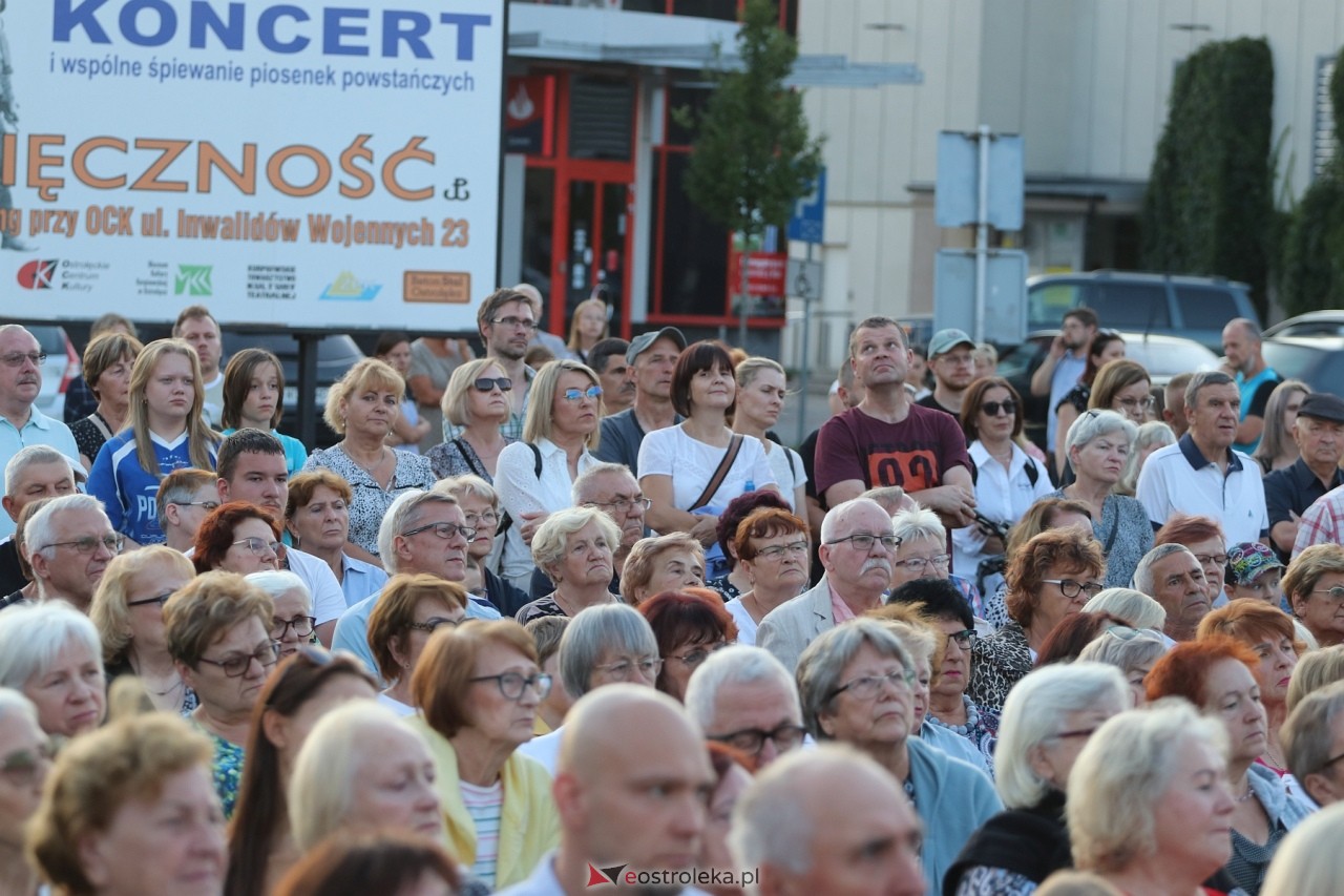 Koncert pieśni powstańczych w Ostrołęce [01.08.2024] - zdjęcie #39 - eOstroleka.pl