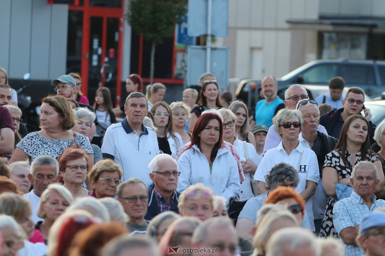 Koncert pieśni powstańczych w Ostrołęce [01.08.2024] - zdjęcie #31 - eOstroleka.pl