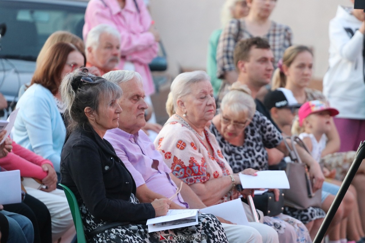 Koncert pieśni powstańczych w Ostrołęce [01.08.2024] - zdjęcie #24 - eOstroleka.pl