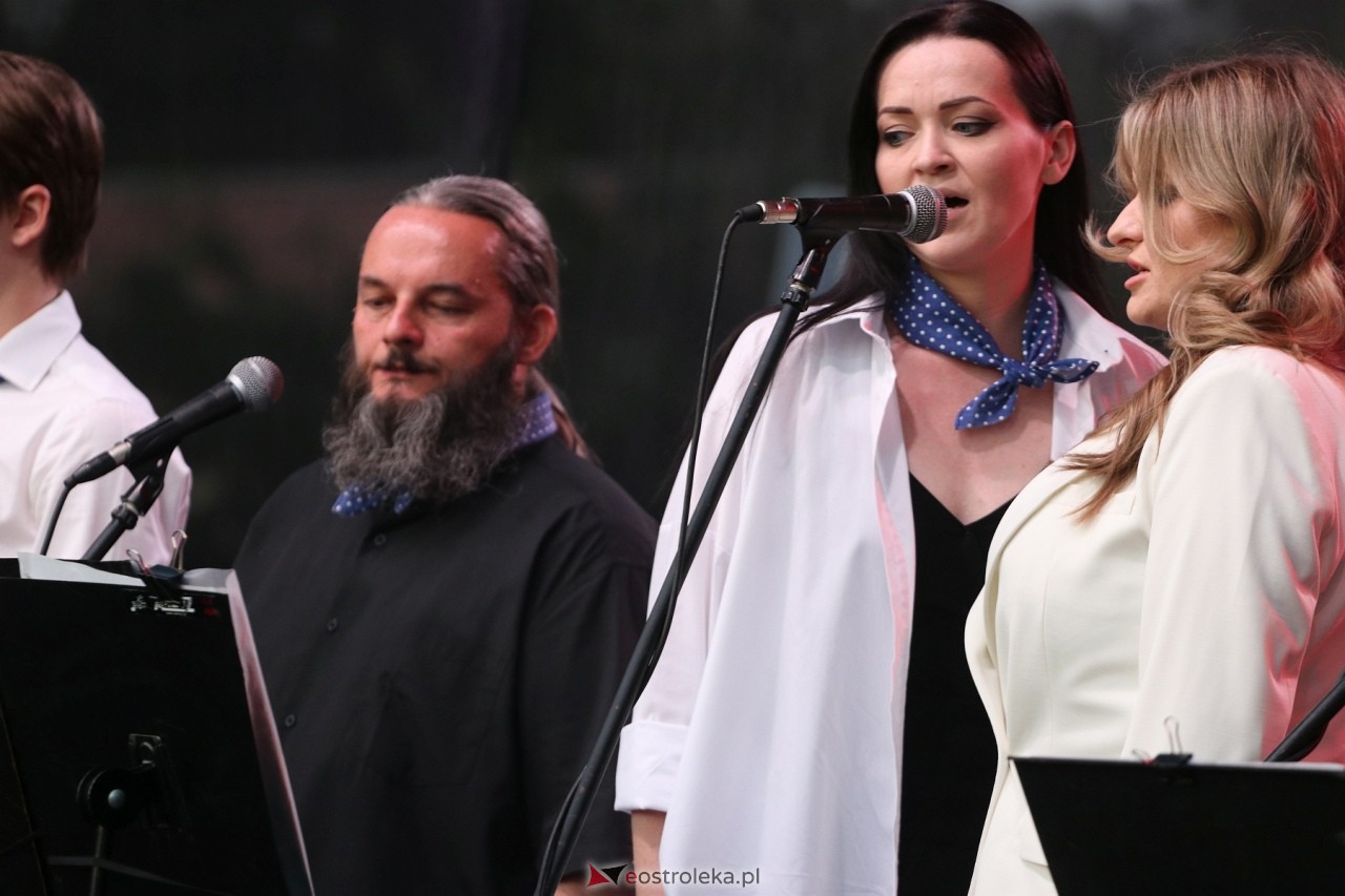 Koncert pieśni powstańczych w Ostrołęce [01.08.2024] - zdjęcie #22 - eOstroleka.pl