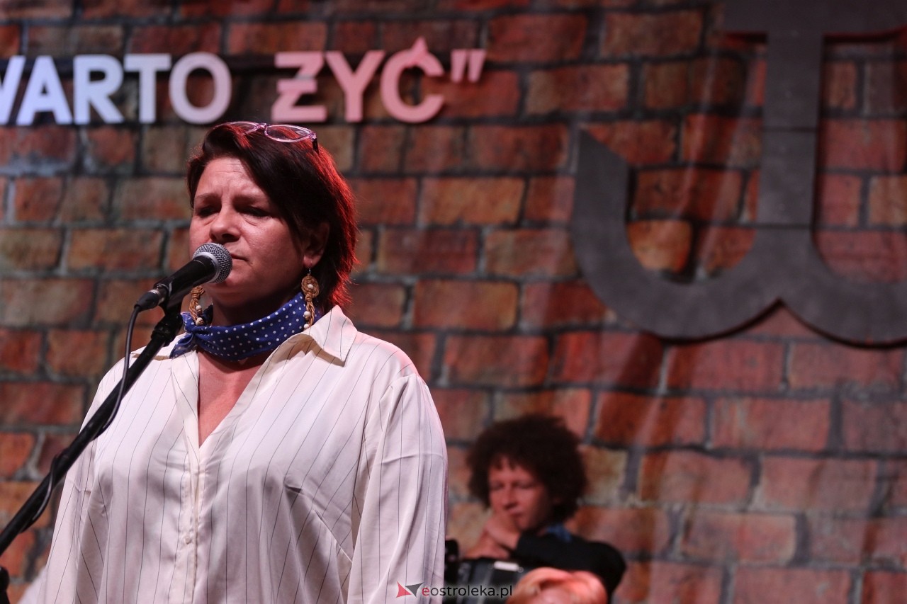 Koncert pieśni powstańczych w Ostrołęce [01.08.2024] - zdjęcie #4 - eOstroleka.pl