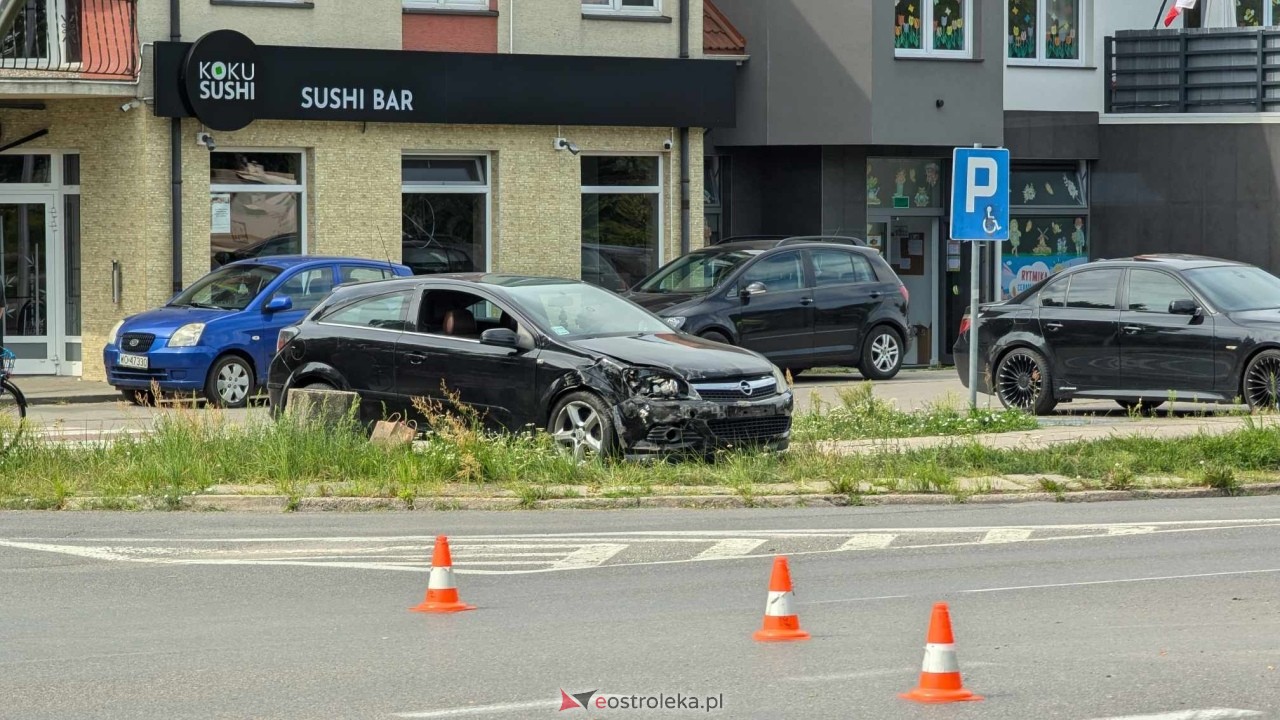 Wypadek na 11 Listopada w Ostrołęce [02.08.2024] - zdjęcie #13 - eOstroleka.pl