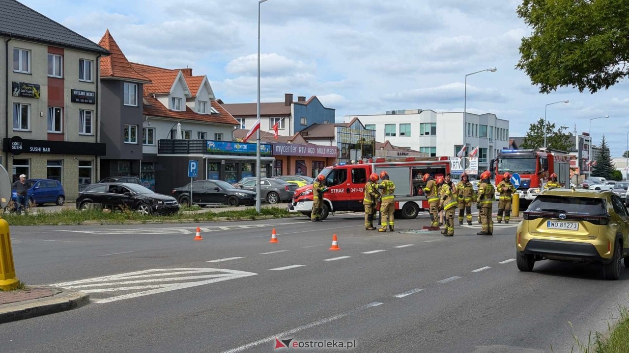 Wypadek na 11 Listopada w Ostrołęce [02.08.2024] - zdjęcie #12 - eOstroleka.pl